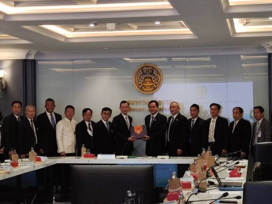 03847F3F A0D9 48B1 9306 C089D684C9D9