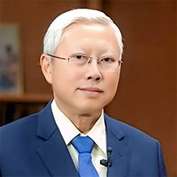 นายบวรศักดิ์ อุวรรณโณ